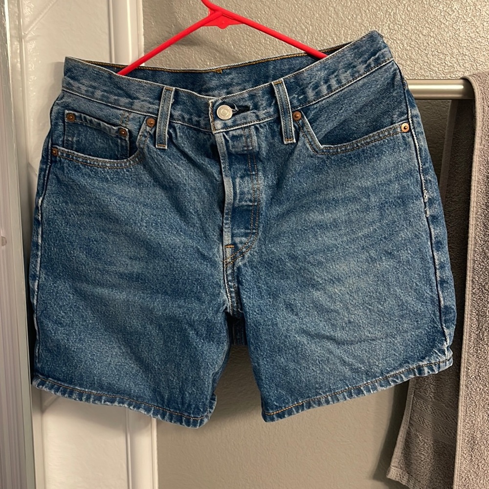 Vintage Levi’s 501 Women High Rise Denim Short size 30